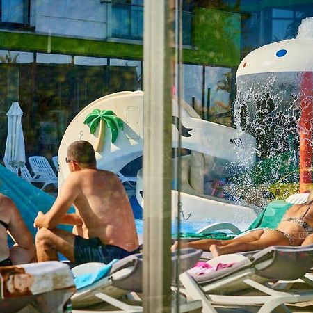 Nasty 24 Aparthotel Pool & Spa Mamaia Nord Năvodari Exteriör bild