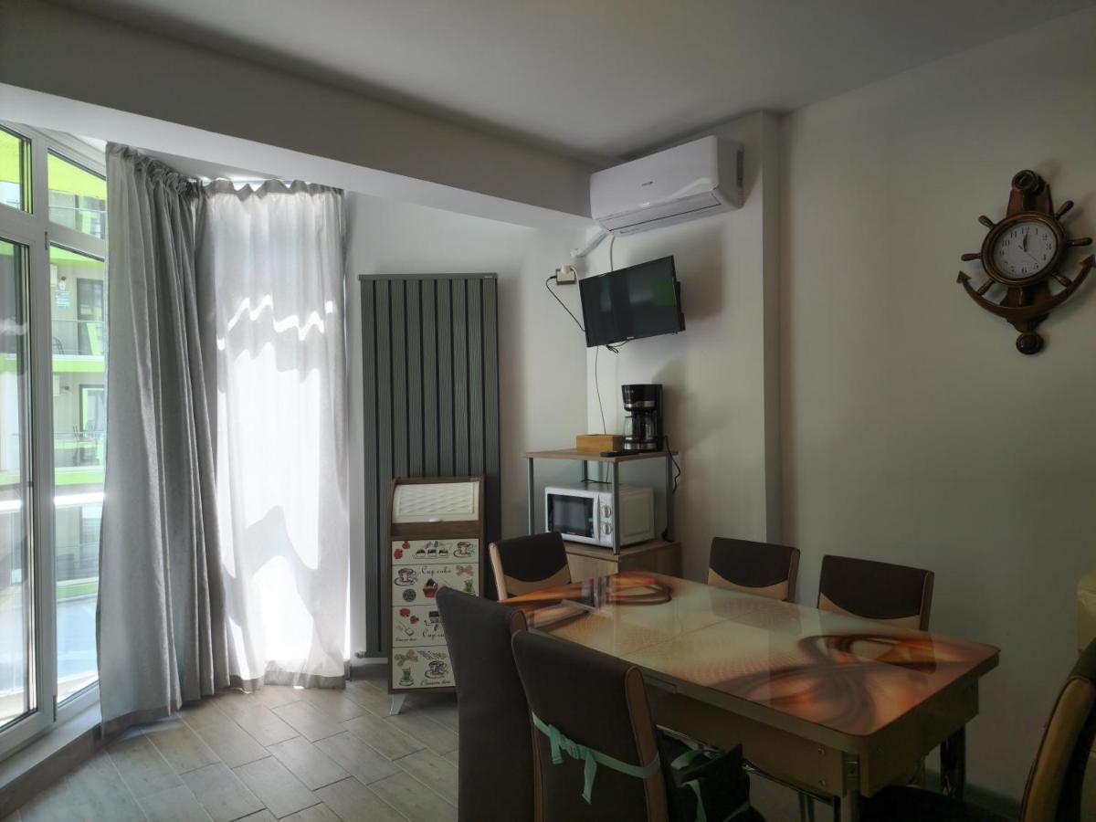 Nasty 24 Aparthotel Pool & Spa Mamaia Nord Năvodari Exteriör bild