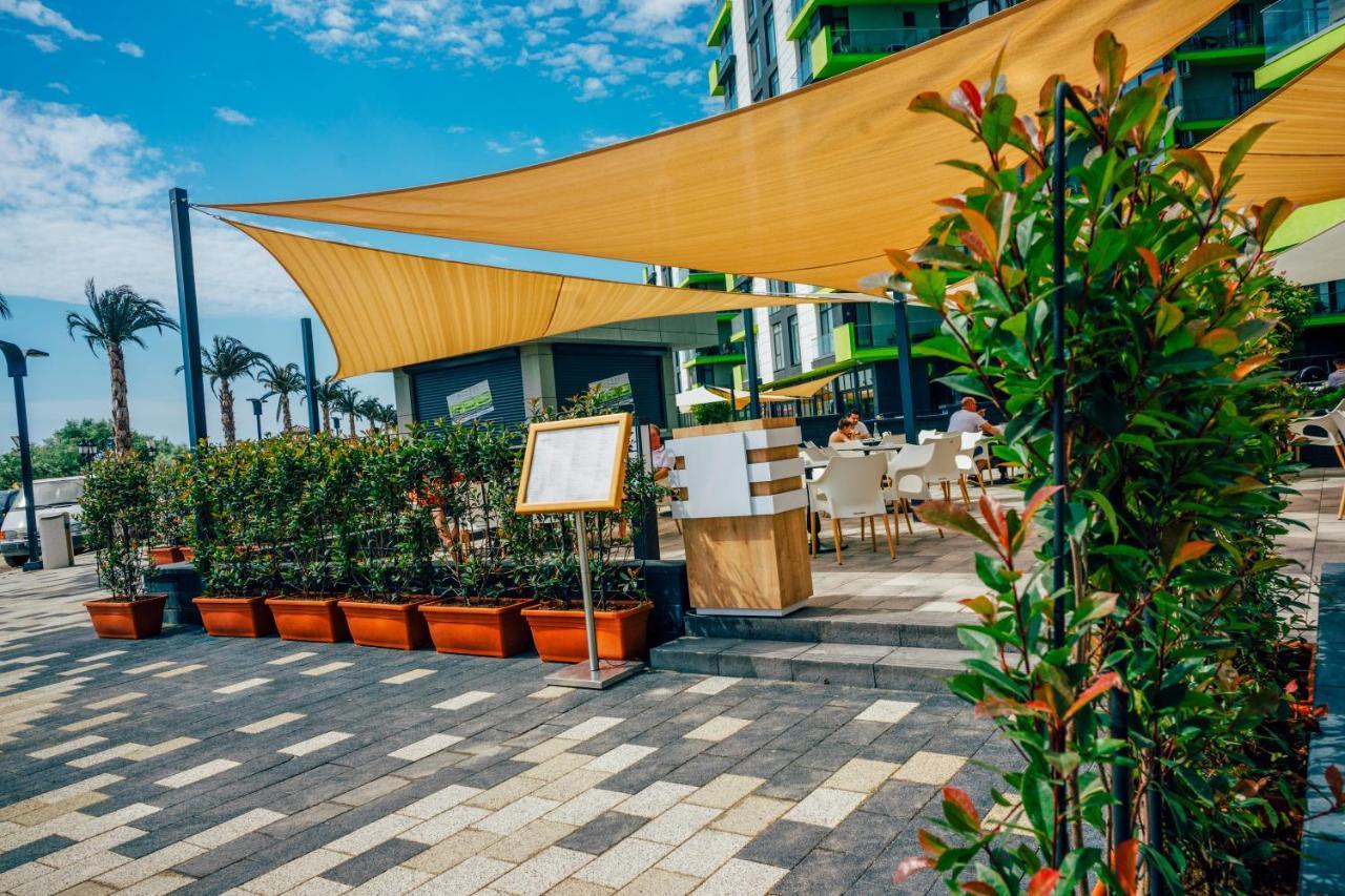Nasty 24 Aparthotel Pool & Spa Mamaia Nord Năvodari Exteriör bild