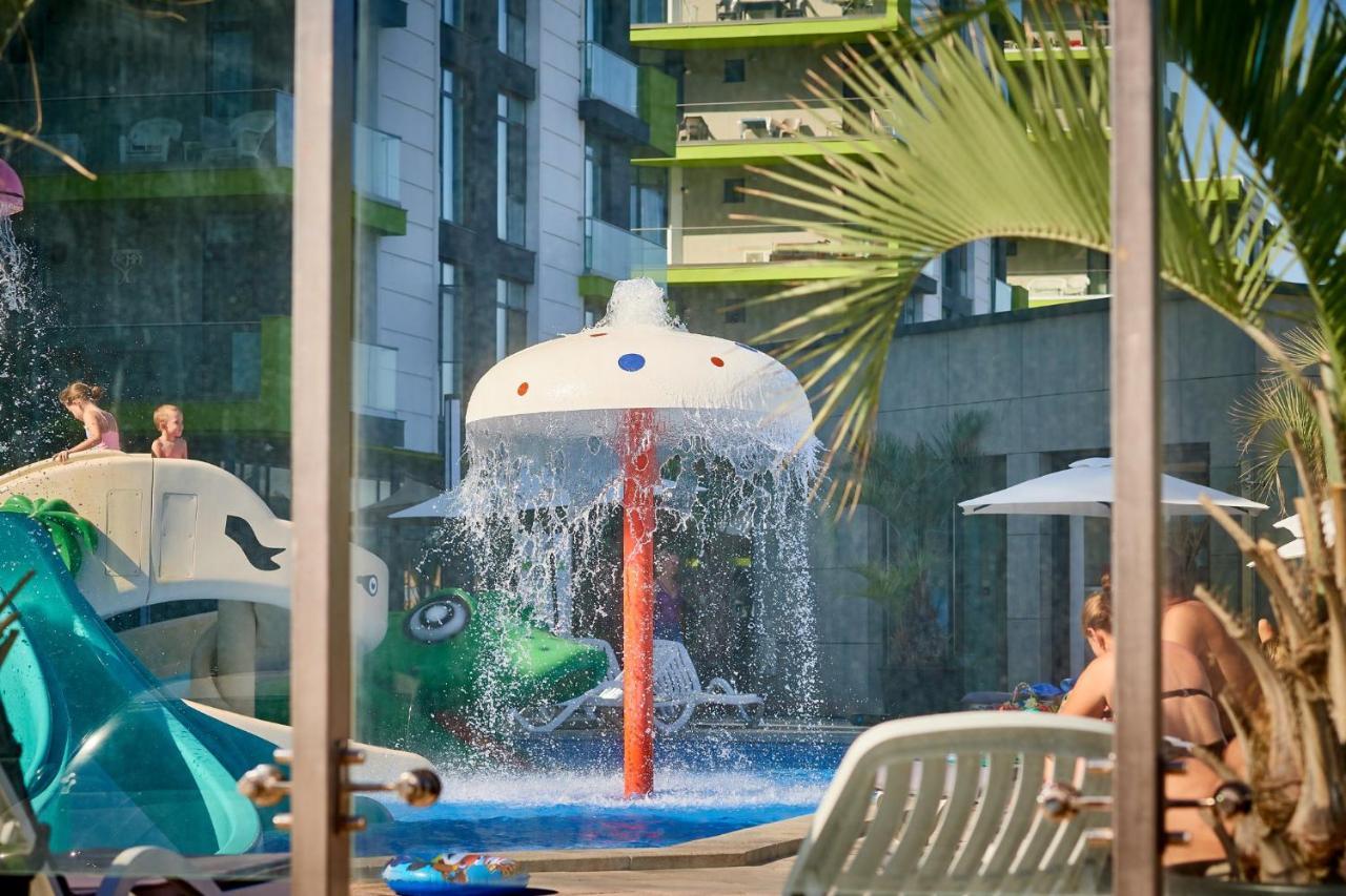 Nasty 24 Aparthotel Pool & Spa Mamaia Nord Năvodari Exteriör bild