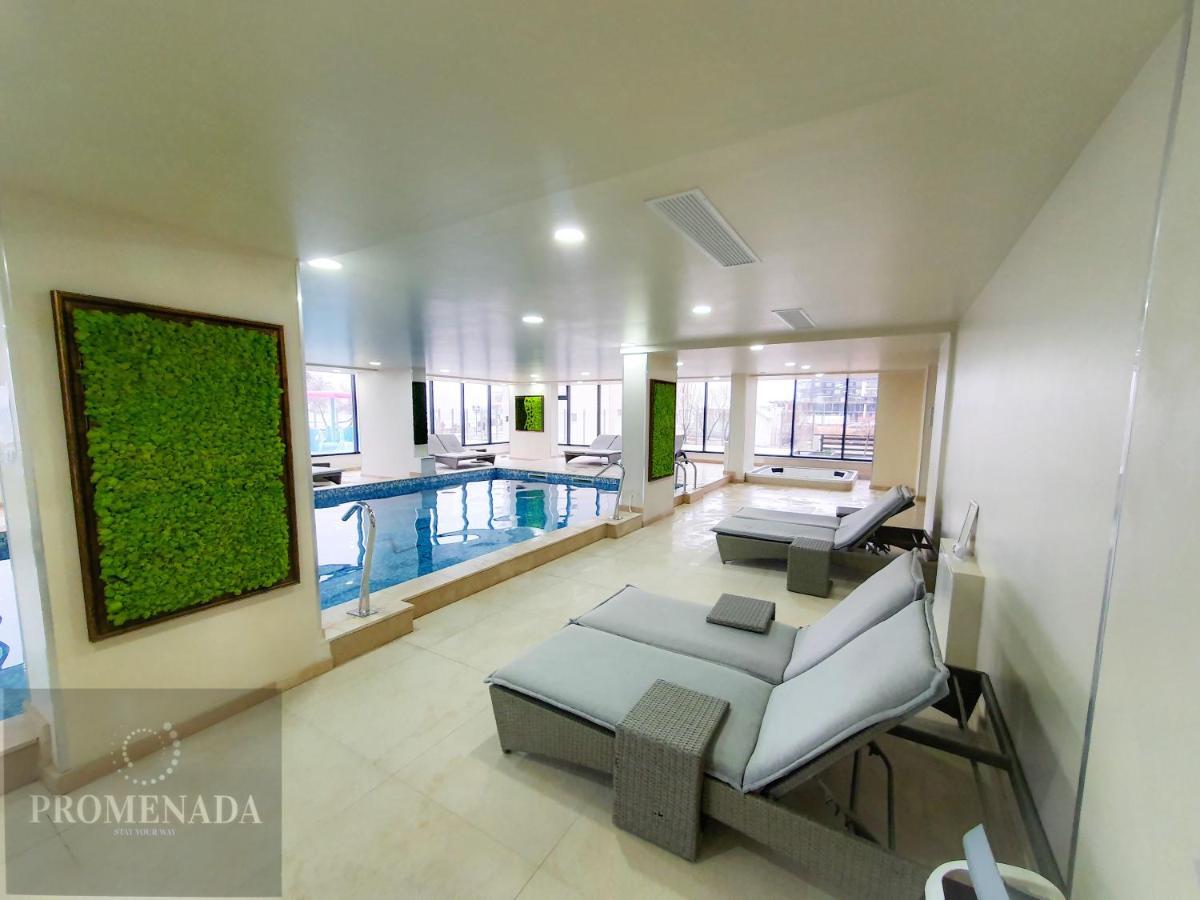 Nasty 24 Aparthotel Pool & Spa Mamaia Nord Năvodari Exteriör bild