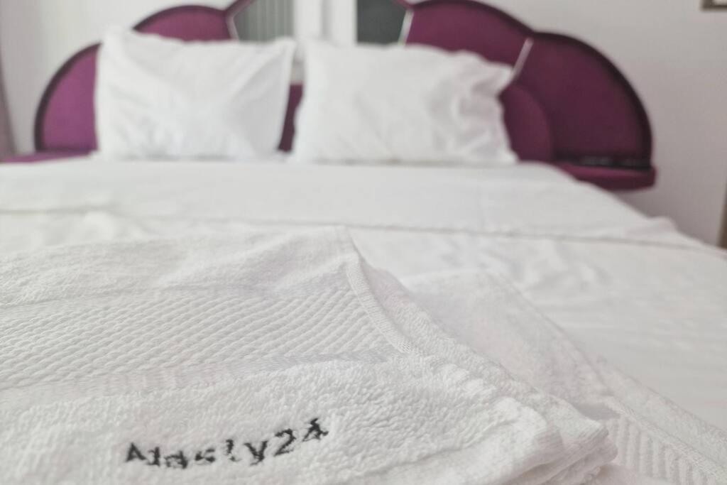 Nasty 24 Aparthotel Pool & Spa Mamaia Nord Năvodari Exteriör bild