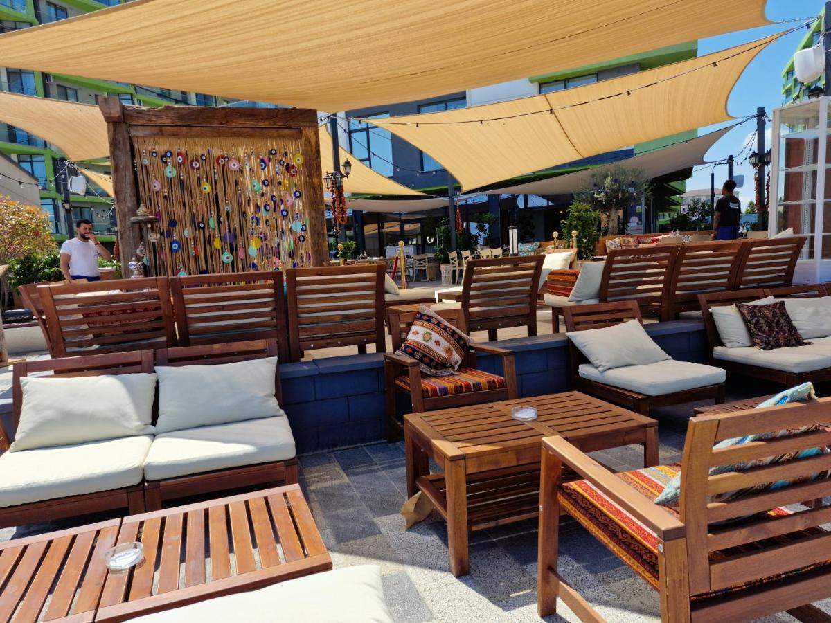 Nasty 24 Aparthotel Pool & Spa Mamaia Nord Năvodari Exteriör bild